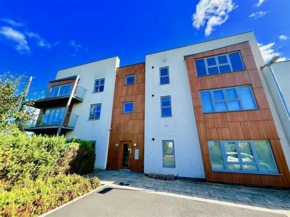 2 Bed Flat, Northside, NE8