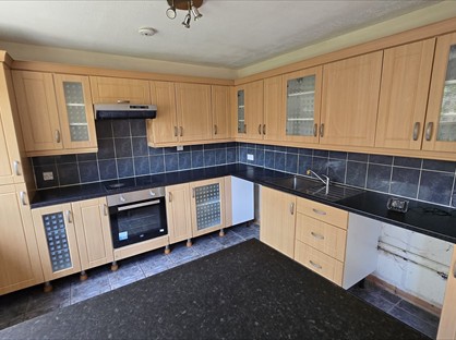 4 Bed Semi-Detached House, Mitcham Place, MK13