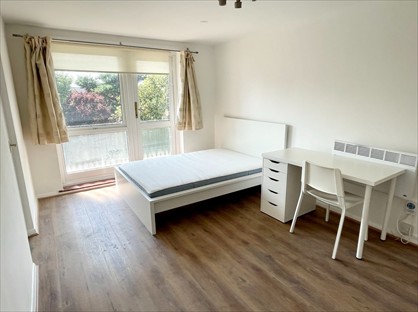 Studio Flat, Alpha House, RG1