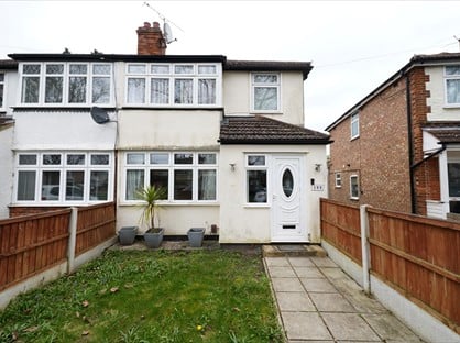 4 Bed Detached House, Strodes Crescent, TW18