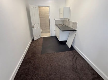 Room in a Shared House, High Road, IG1