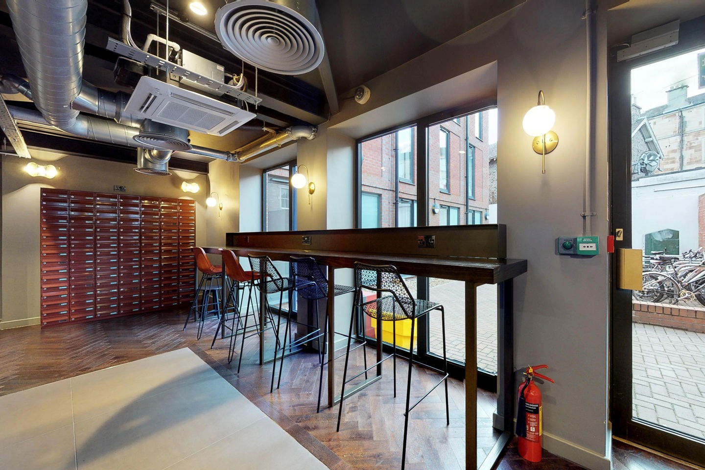Studio Flat, West Park Place, EH11 photo 5
