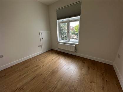 2 Bed Flat, High St, HA8