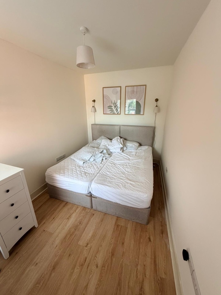2 Bed Flat, Norfolk Road, RG30 photo 2