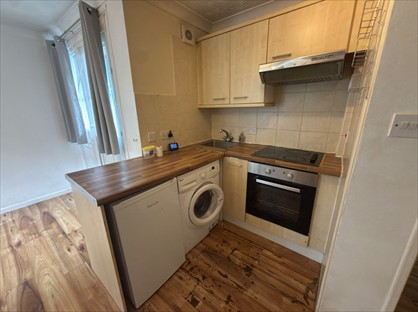 1 bed flat/apartment for rent in Studio Flat, Ruthin Close, LU1