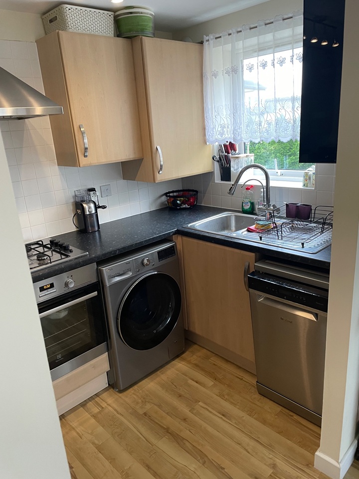 1 Bed Flat, Longhorn Avenue, GL1