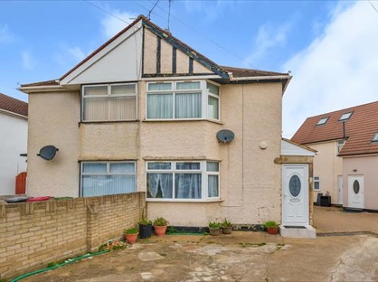 2 bed semi-detached house for rent in 2 Bed Semi-Detached House, Salt Hill Way, SL1