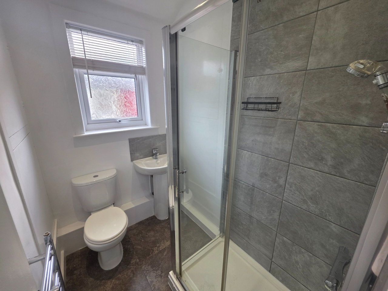 2 Bed Terraced House, Pilkington Road, M26 – photo 7