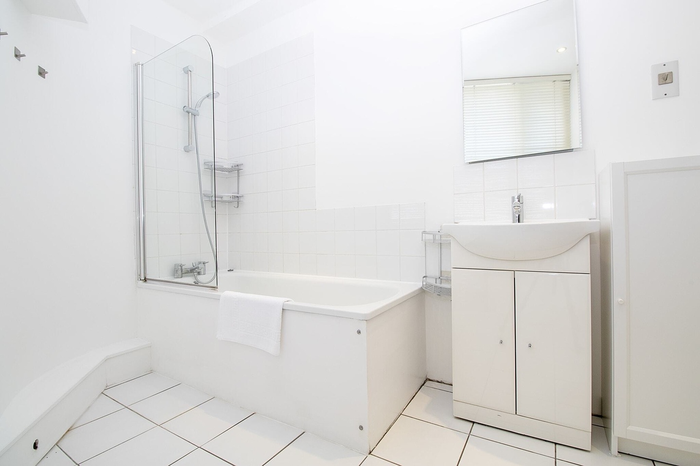 Additional image 5 of 1 Bed Flat, Hill St, W1J, N1 7GU