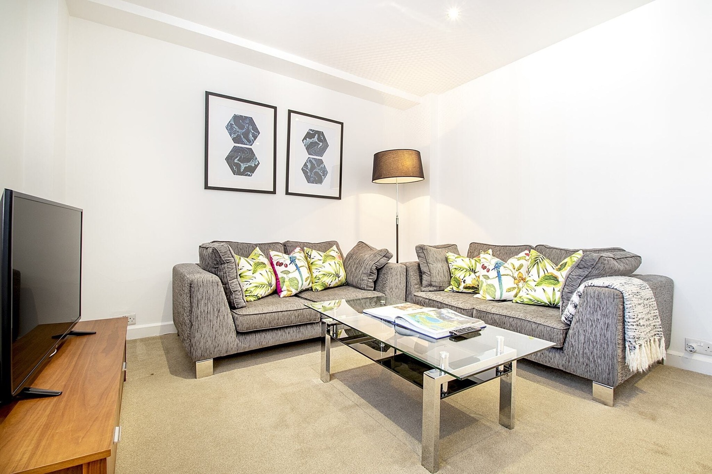 Additional image 12 of 1 Bed Flat, Hill St, W1J, N1 7GU