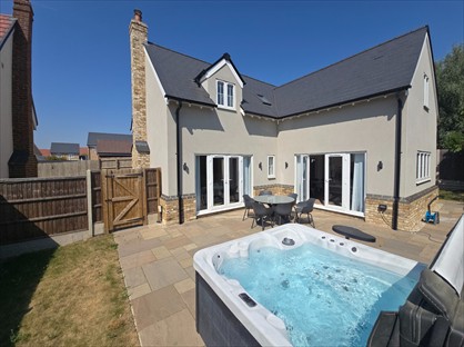 5 Bed Detached House, Stortford Road, CM6
