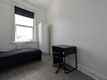 Room in a Shared House, Gower St, S4