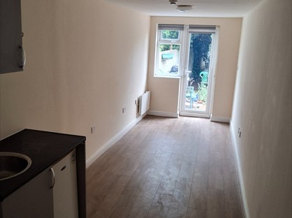 Studio Flat, The Alders, TW13