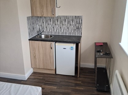 Studio Flat, The Alders, TW13