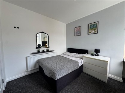 5 bed room for rent in Room in a Shared House, Henrietta St, SA1