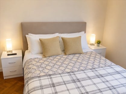 Room in a Shared House, Grosvenor Court, NW7