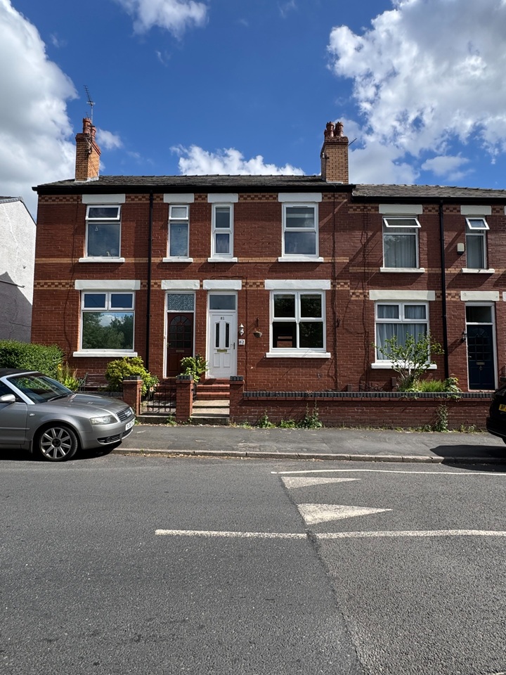 2 Bed Terraced House, Turncroft Lane, SK1