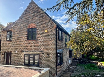4 Bed Detached House, Priory Grove, RM3