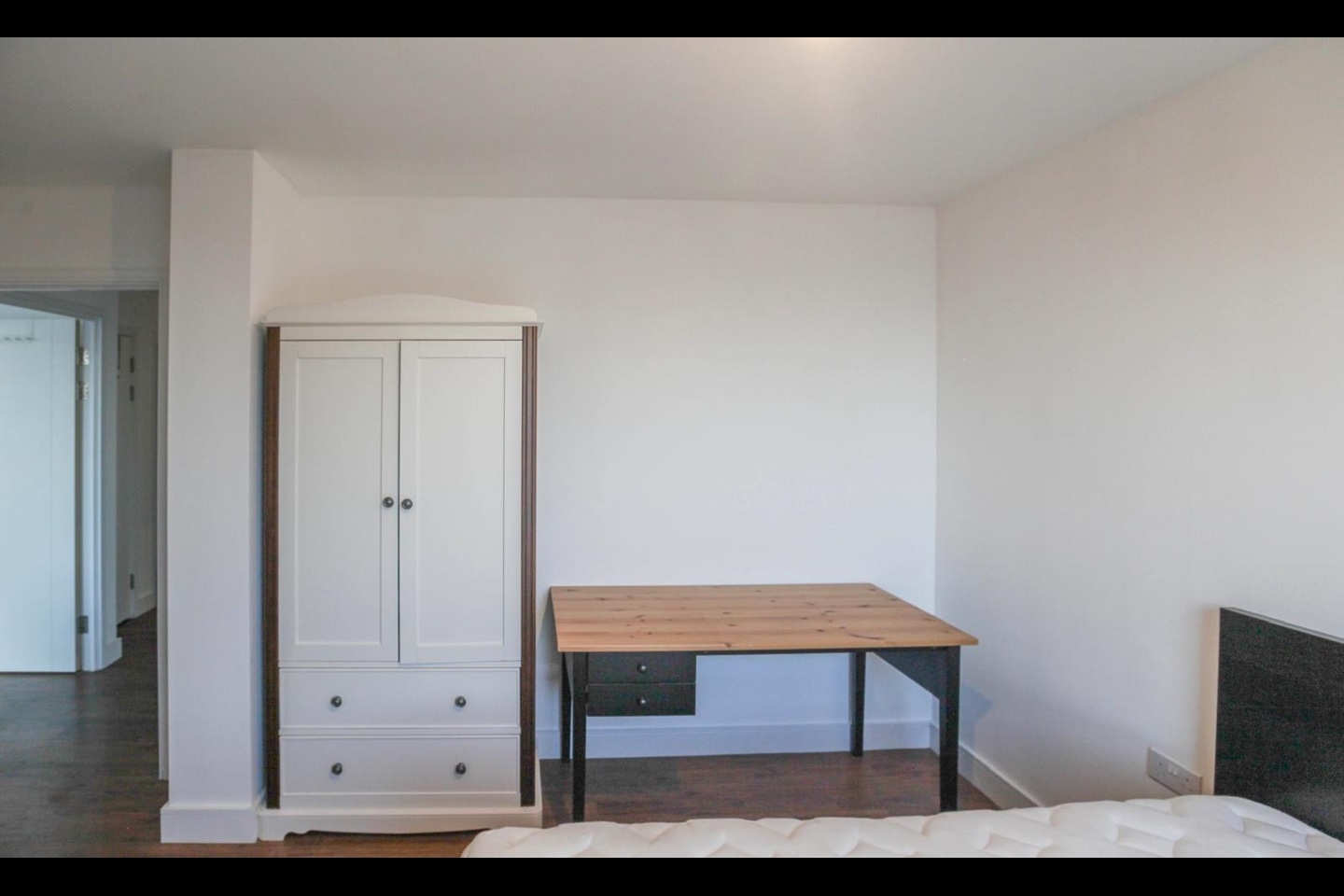 2 Bed Flat, Oslo Tower, SE8 photo 4
