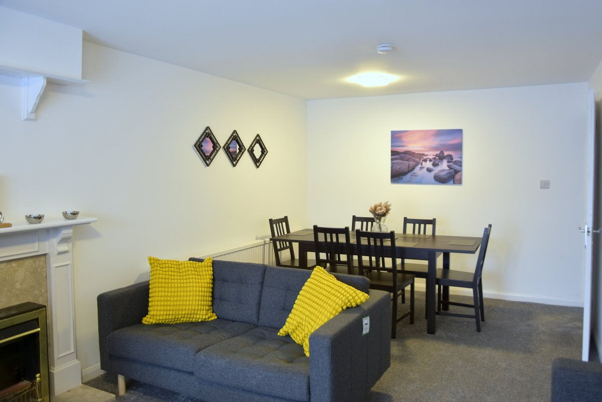 3 Bed Bungalow, Lindrick Drive, LE5