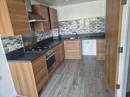 2 Bed Flat, Medici Close, IG3