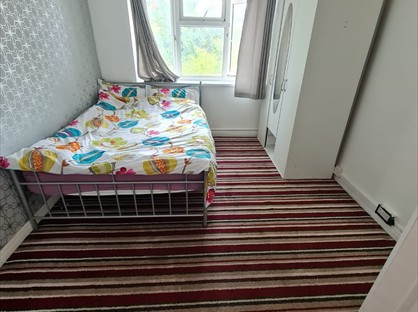 Room in a Shared House, Drews Lane, B8