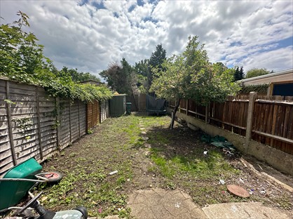 4 Bed Semi-Detached House, Birkbeck Avenue, UB6