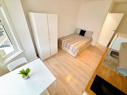Studio Flat, Meyrick Road, NW10
