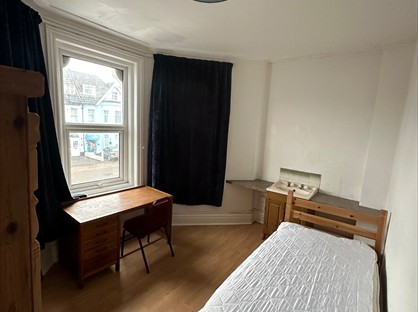 Room in a Shared House, Westby, BH5
