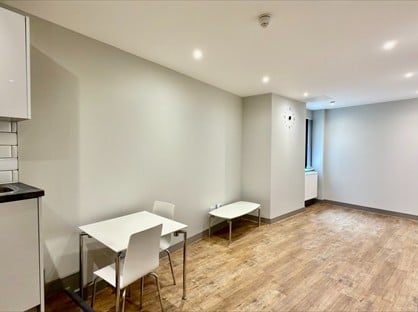 Studio Flat, Week Street, ME14