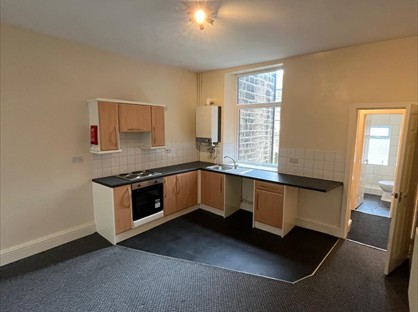 1 Bed Flat, Walton St, BB8