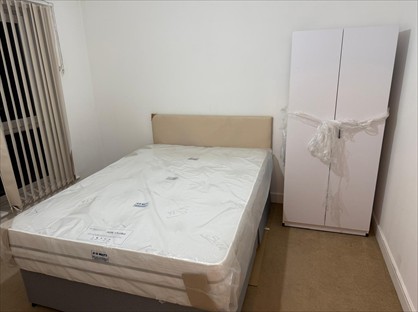 Room in a Shared House, Provost Way, RM8