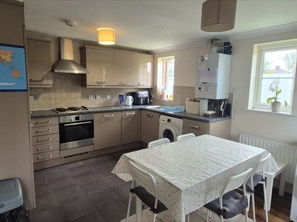 2 Bed Flat, Tallow Close, RM9