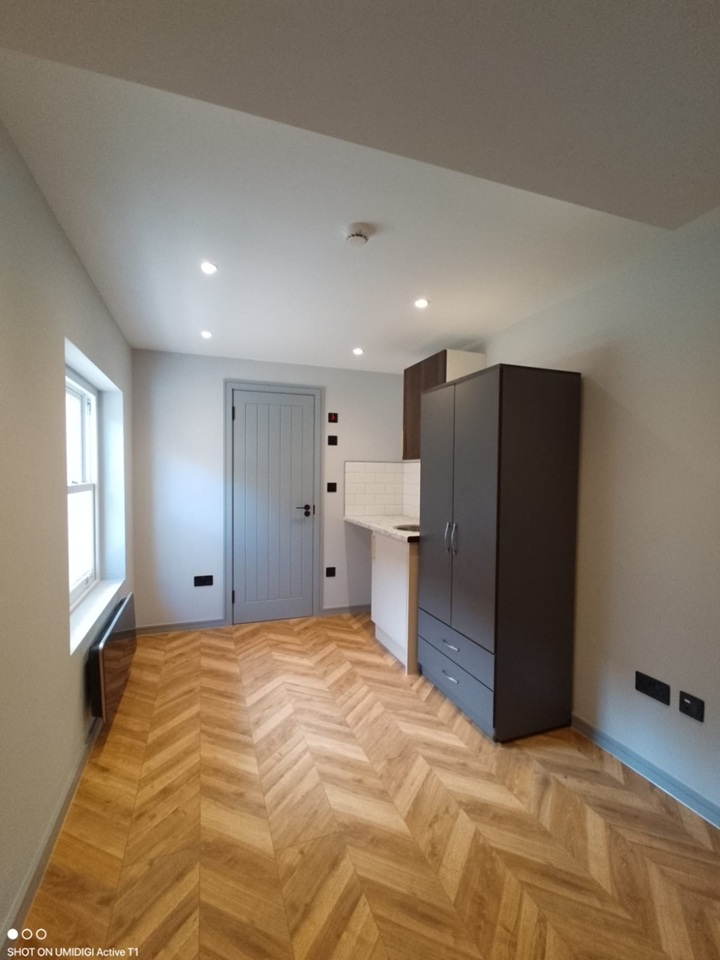 Studio Flat, Southwell Road, SE5 photo 3