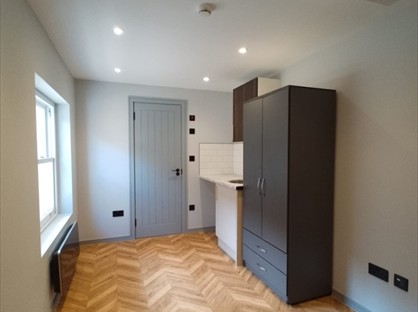 Studio Flat, Southwell Road, SE5