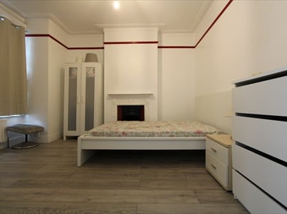4 Bed Terraced House, Ashvale Road, SW17