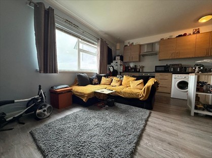 1 Bed Flat, Handcross Road, LU2