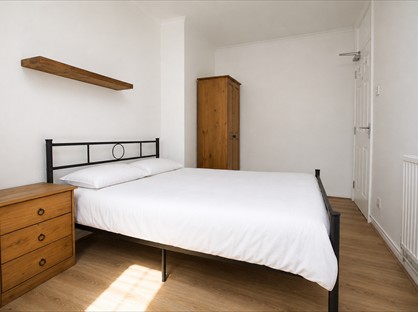 Room in a Shared Flat, Pennyfields, E14