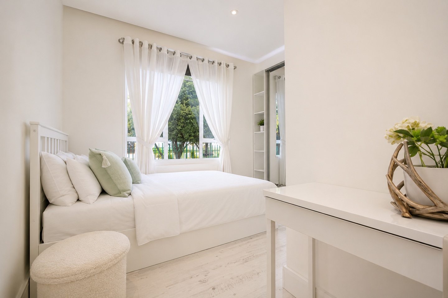 Room in a Shared Flat, John Aird Court, W2