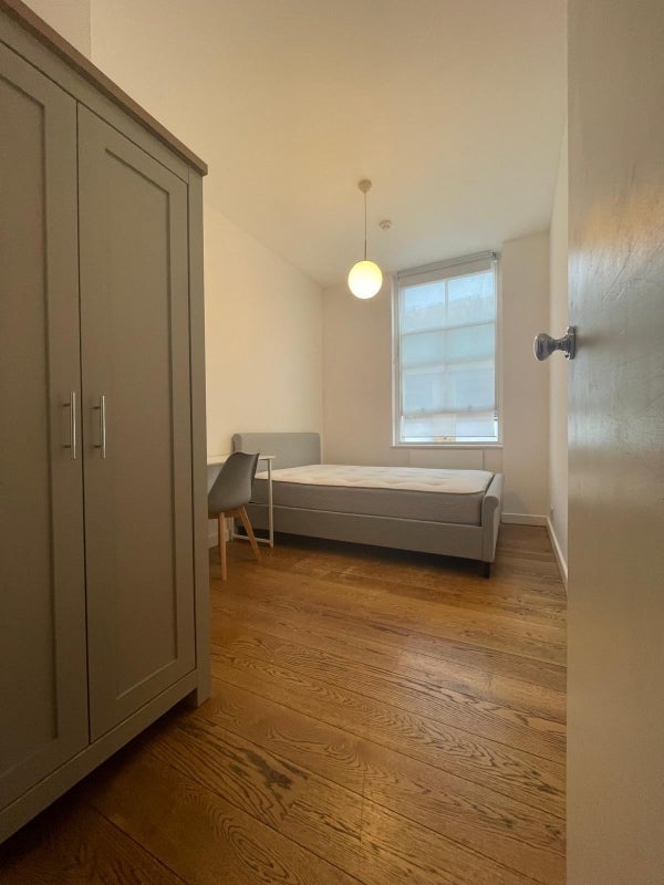 Additional image 3 of 3 Bed Flat, Theobalds Road, WC1X, N1 7GU