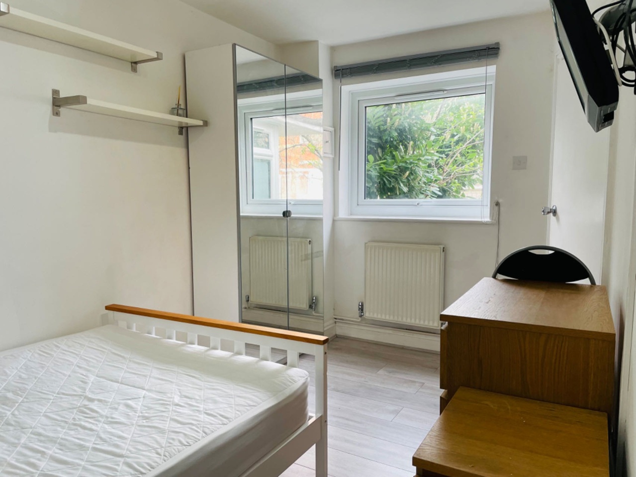 London - Room in a Shared House, Capstan Square, E14 - To Rent Now for ...