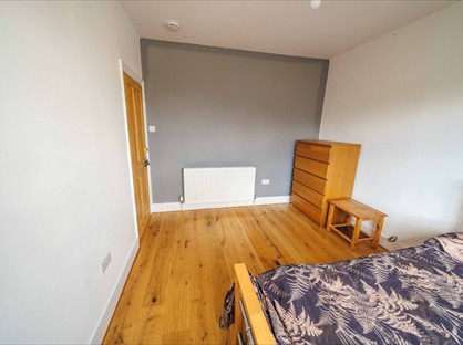 Room in a Shared House, Ladbroke Road, EN1