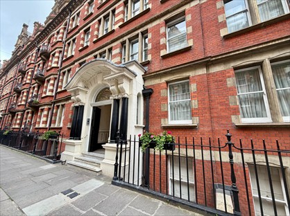 2 Bed Flat, Clarence Gate Gardens, NW1