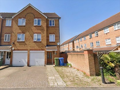 3 bed terraced house for rent in 3 Bed End Terrace, Beech Close, GU12