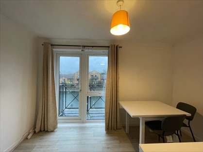 1 Bed Flat, Falcon Way, E14