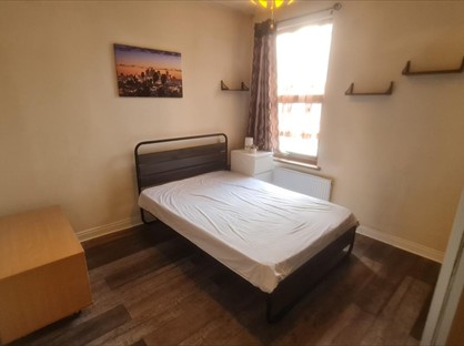 Room in a Shared House, Cowley Road, IG1