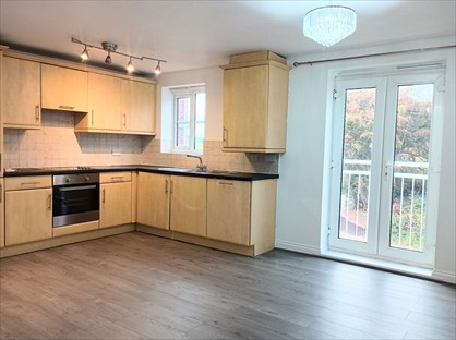 2 Bed Flat, Crow Nest Drive, LS11
