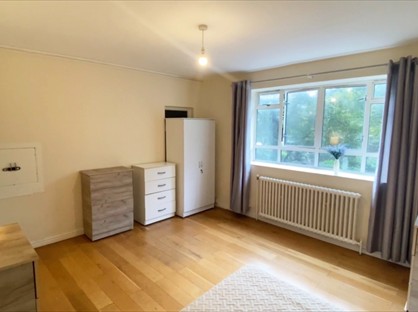 Room in a Shared Flat, Churchill Gardens, SW1V
