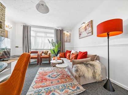 4 Bed Semi-Detached House, Hardenhuish Road, BS4