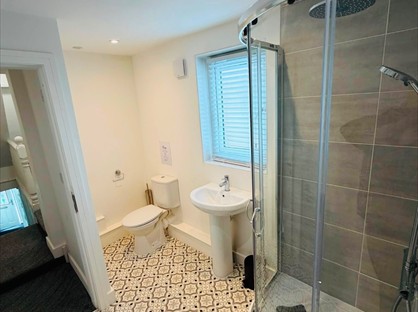 Room in a Shared House, Paradise St, LA14